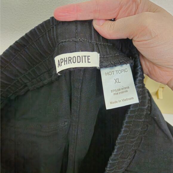 Aphrodite Hot Topic Black Cargo Pants Size XL Drawstring Waist Stretch Punk Goth - Picture 6 of 7